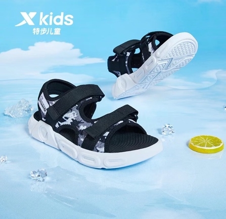 暑期迎来亲子出游热 透气、星空官方体育凉感、时尚童装童鞋京东热销(图2)