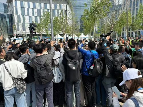 揭秘全球第一场人形机器人马拉松|前线(图4)