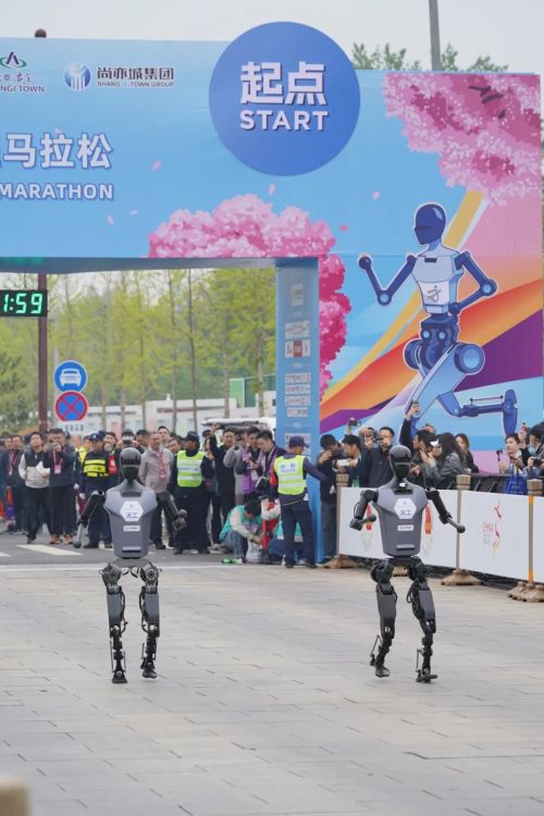 揭秘全球第一场人形机器人马拉松|前线(图10)
