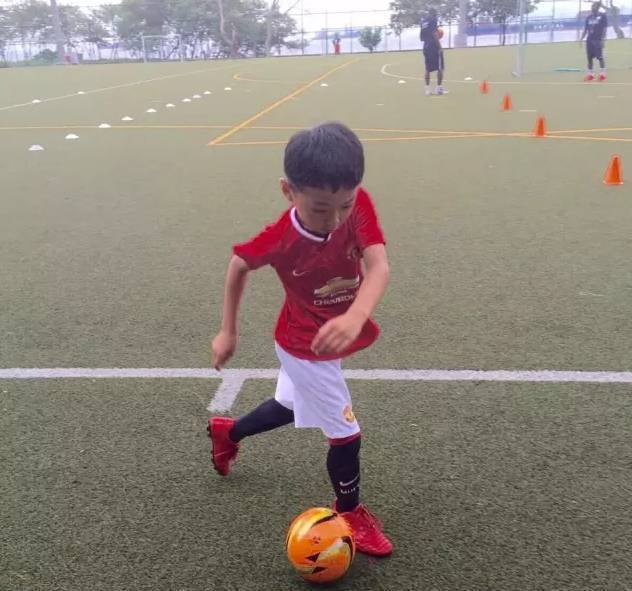 一个孩子运动还是不运动几年下来状态差蛮远的(图1)