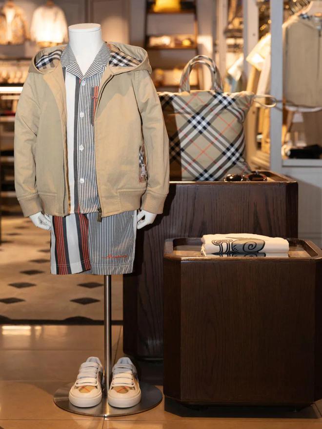 杭州伢儿消费“天花板”原来在这里Z世代年轻父母成大牌童装主力消费群(图7)