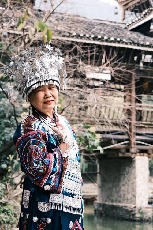 和父母跟团去贵州5天4晚人均需要多少钱？贵州五日游宝藏路线攻略(图1)