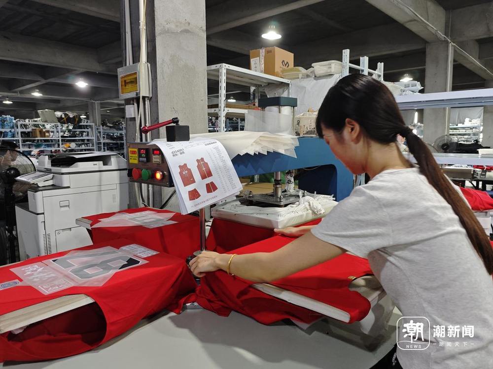 一天定制战袍1700件厂哥厂妹们的“浙BA”：想去现场看比赛(图4)