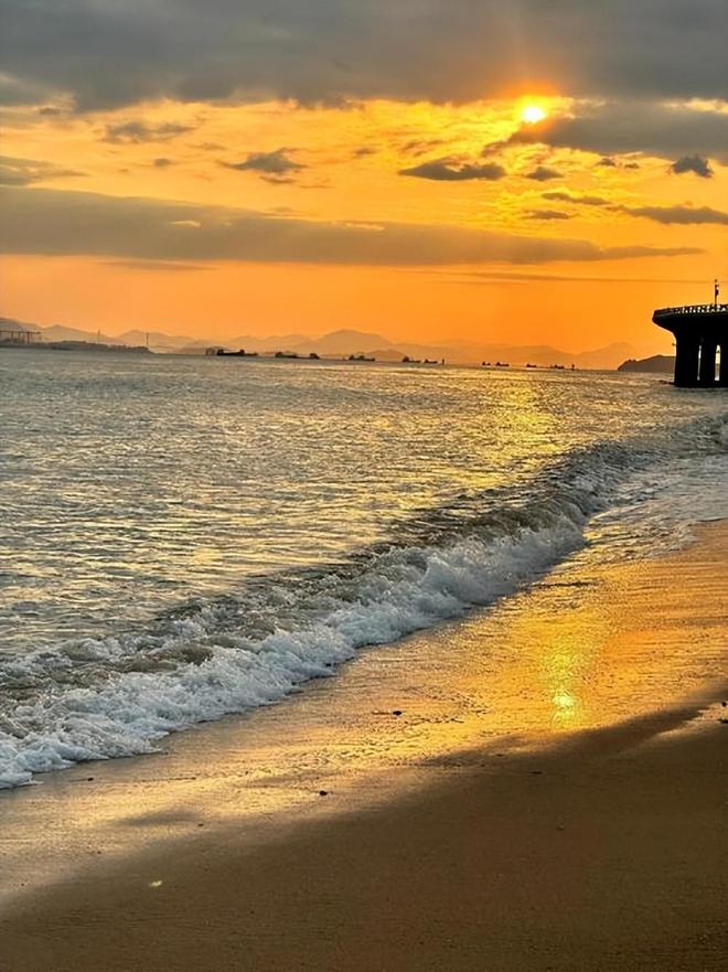 厦门本土地陪四日游报价多少？厦门曾厝垵4天3夜纯玩团出行攻略(图1)