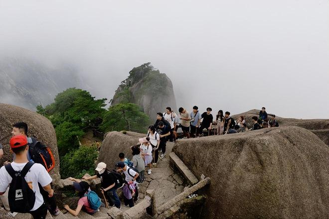 黄山2日游带孩子跟团攻略黄山4人参团两日游人均旅游费用(图1)