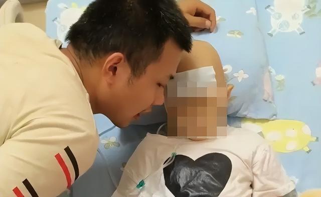 “为女还债”的他刷屏了！组建“抗癌爸爸”外卖大队直播俯卧撑筹钱看哭全网！(图5)