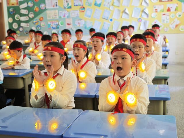 郑州市中原区澜景小学室内操展示：让运动贯穿日常(图2)