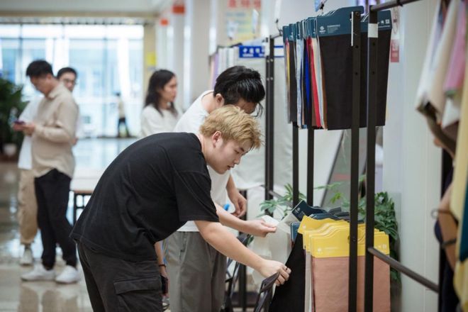 演绎户外运动新风尚东方杯•2025中国女装设计大赛获奖作品展示(图5)