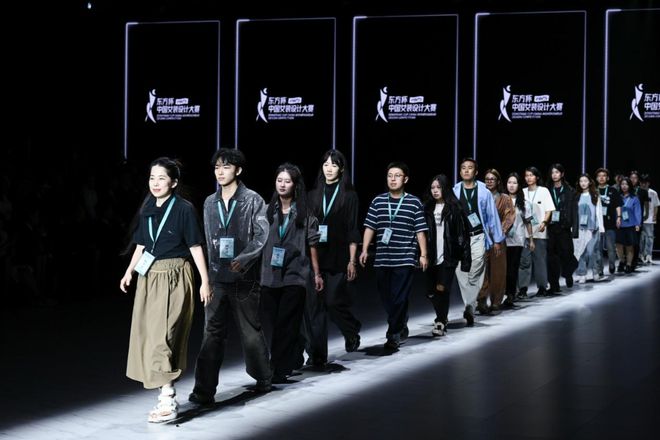 演绎户外运动新风尚东方杯•2025中国女装设计大赛获奖作品展示(图7)